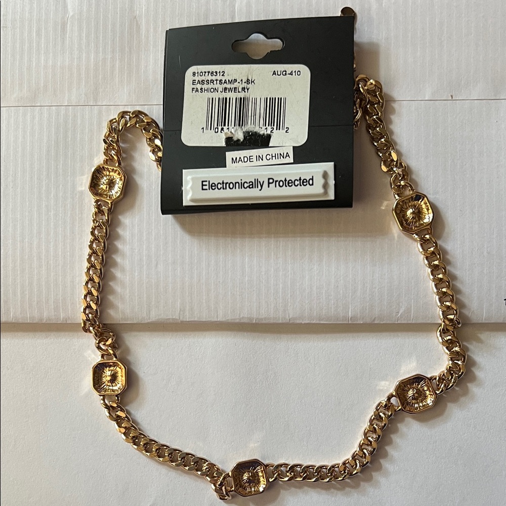 nOir Gold Tone Chain Necklace - Picture 4 of 5